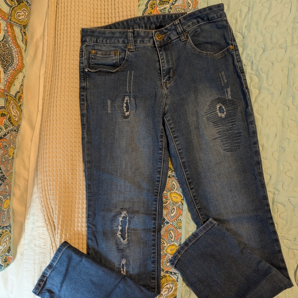 Women's Skies The Limit Distressed Jeans- Size 6